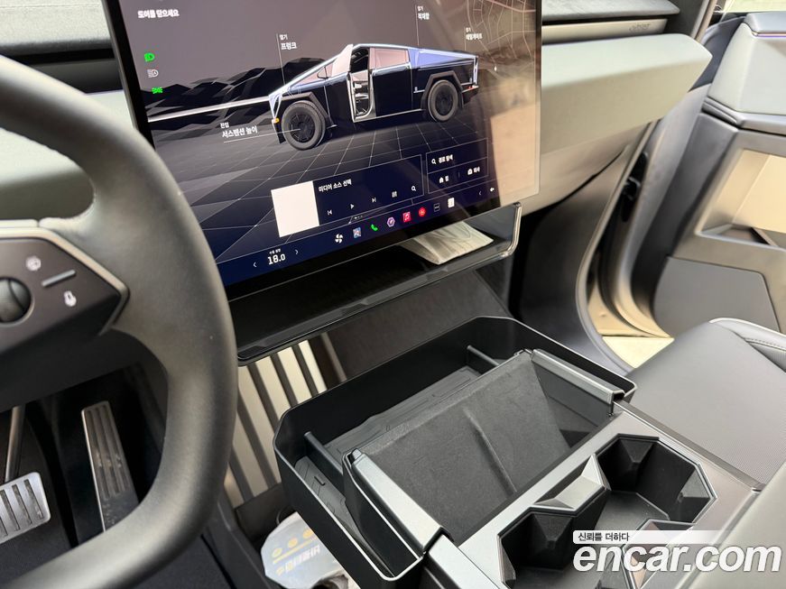 Tesla Cybertruck 2025