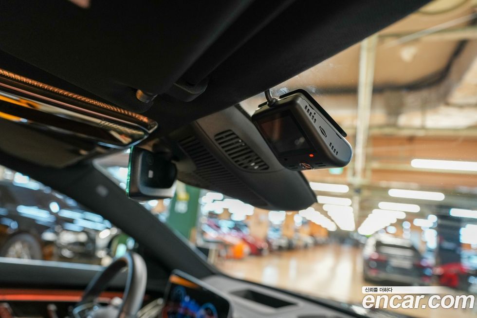 Mercedes-Benz S-Class 2025