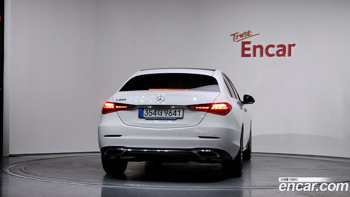 Mercedes-Benz C-Class 2025