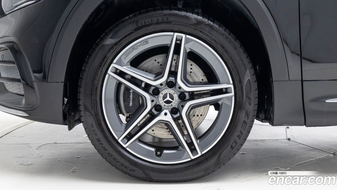 Mercedes-Benz GLB-Class 2025