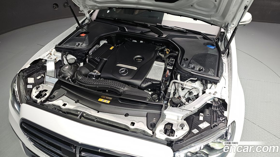Mercedes-Benz E-Class 2023