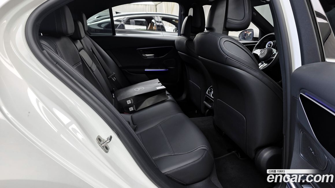 Mercedes-Benz C-Class 2025