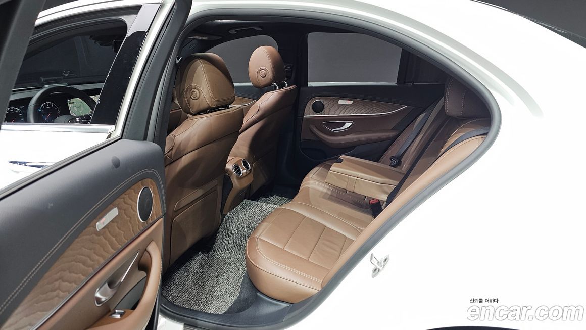 Mercedes-Benz E-Class 2023
