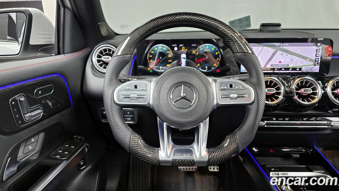 Mercedes-Benz GLB-Class 2021