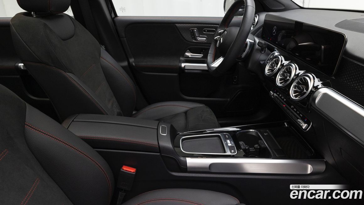 Mercedes-Benz GLB-Class 2025