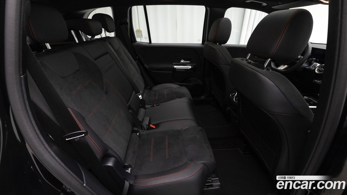 Mercedes-Benz GLB-Class 2025