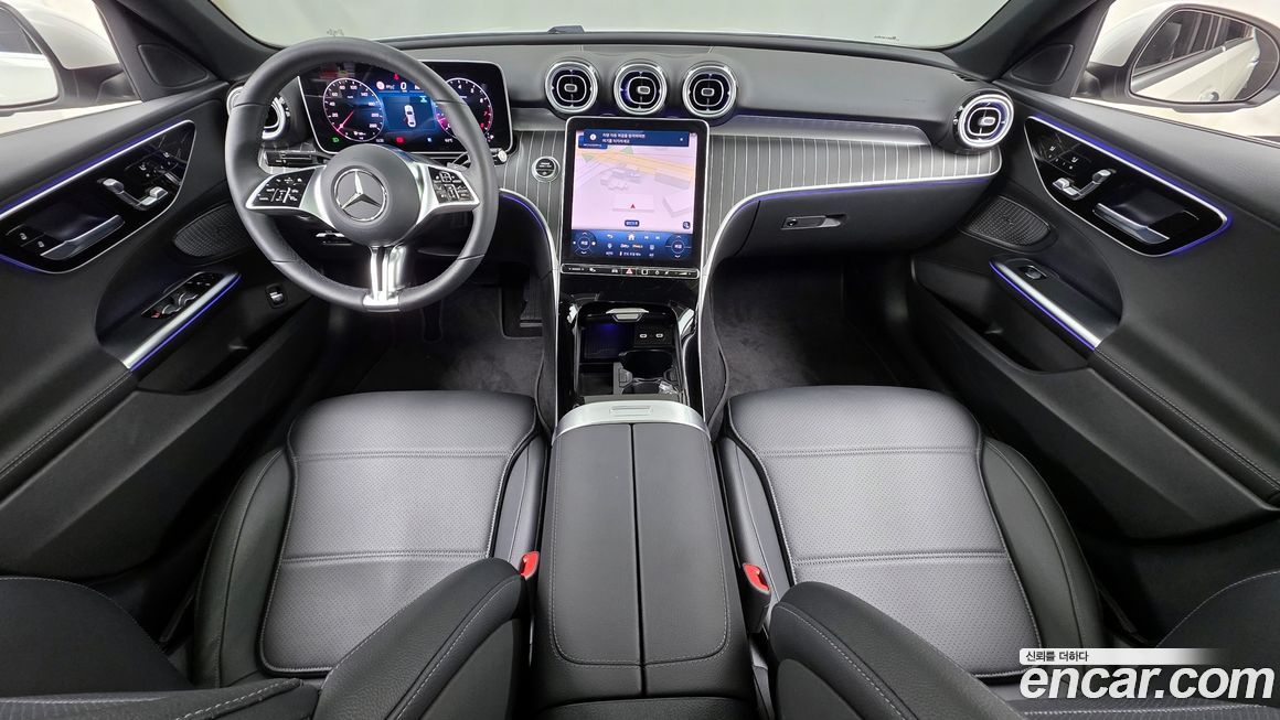 Mercedes-Benz C-Class 2025