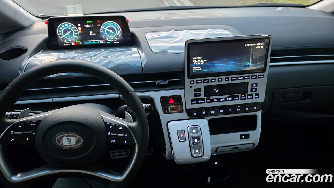 Hyundai Staria 2025