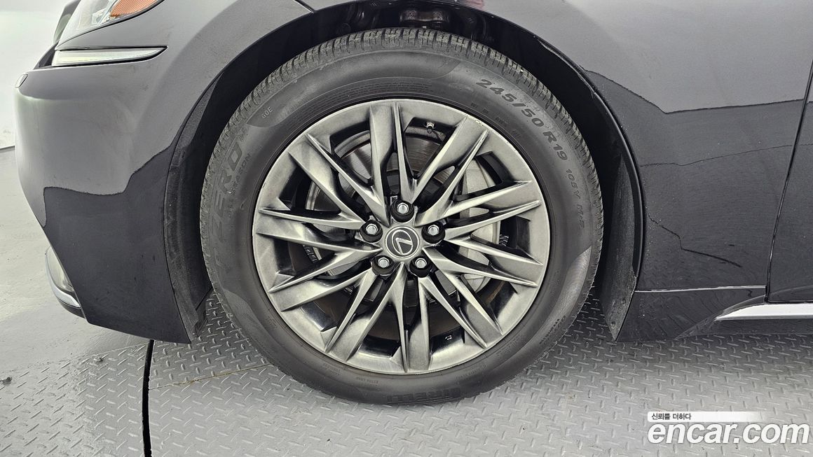 Lexus LS 2018