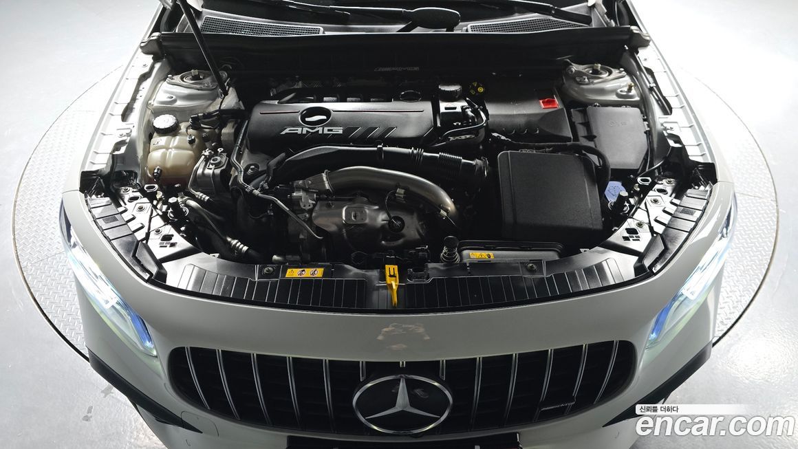 Mercedes-Benz GLB-Class 2023