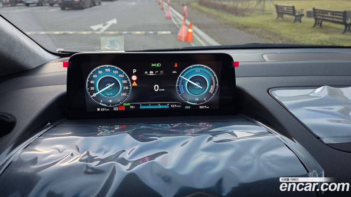 Hyundai Staria 2025