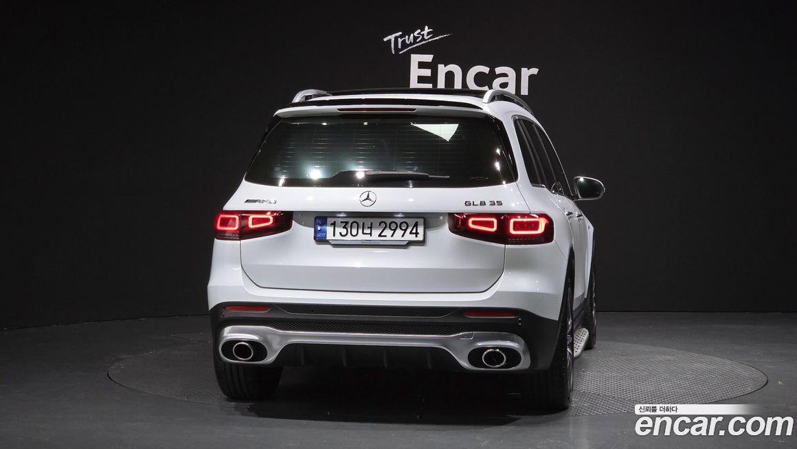 Mercedes-Benz GLB-Class 2023