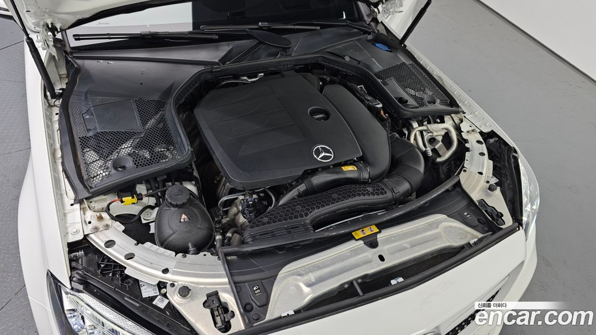 Mercedes-Benz C-Class 2023
