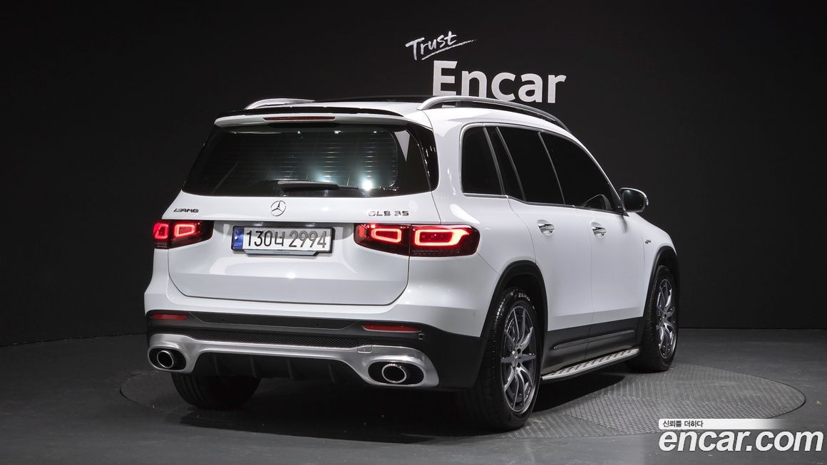 Mercedes-Benz GLB-Class 2023