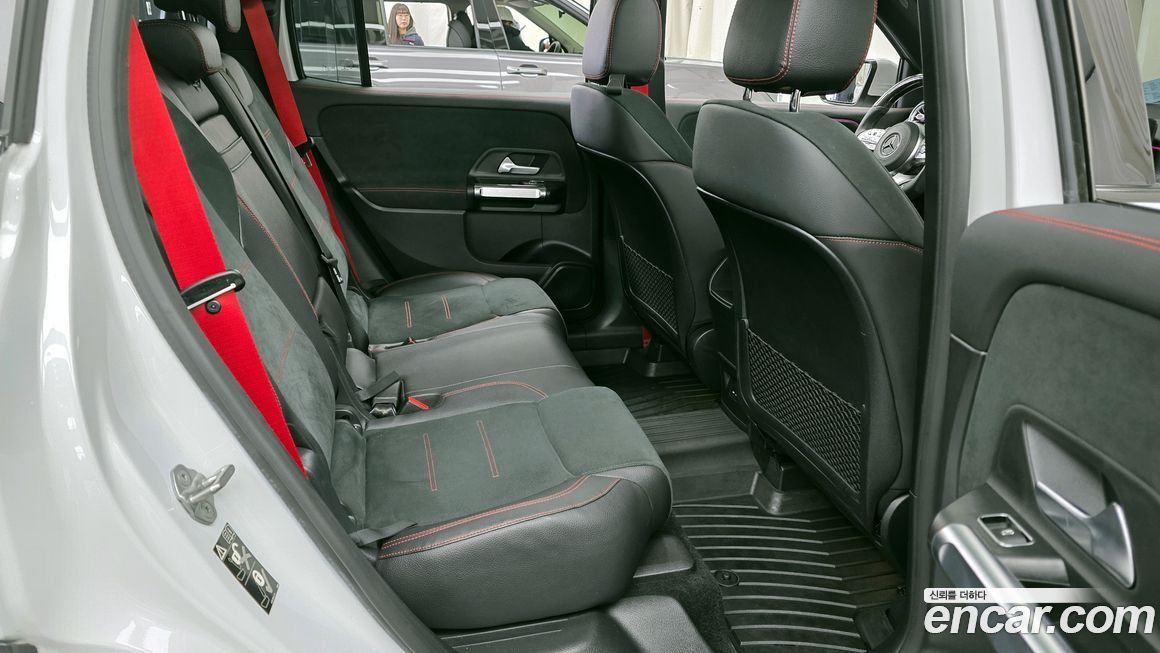 Mercedes-Benz GLB-Class 2021