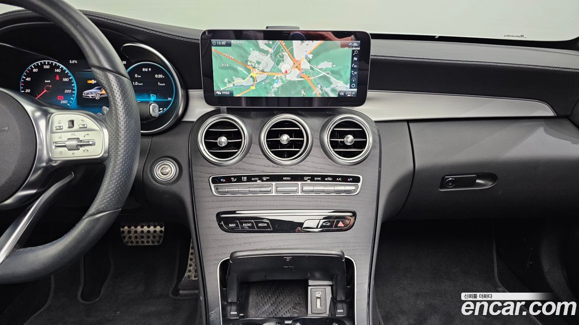Mercedes-Benz C-Class 2023