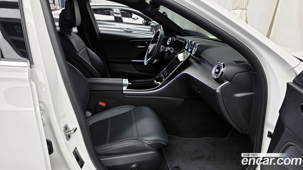 Mercedes-Benz C-Class 2025