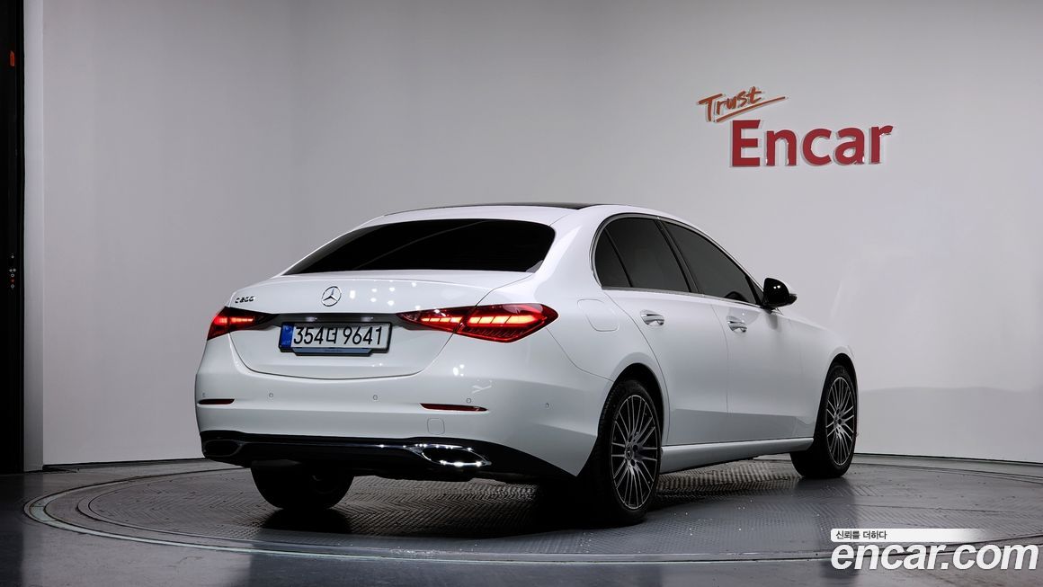 Mercedes-Benz C-Class 2025