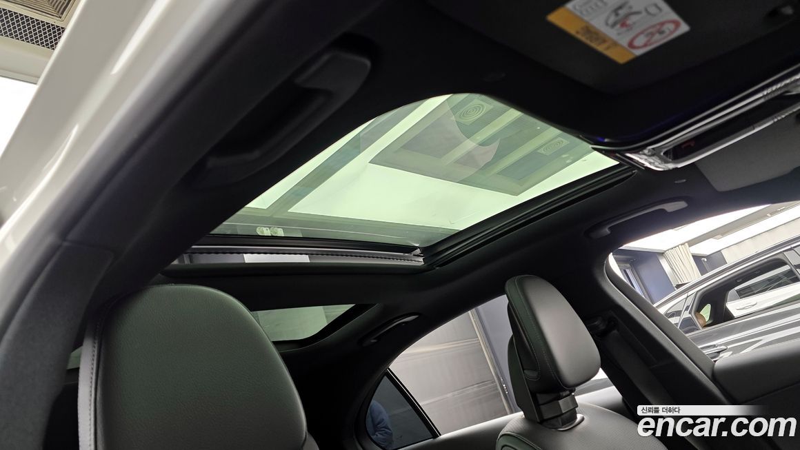 Mercedes-Benz C-Class 2025