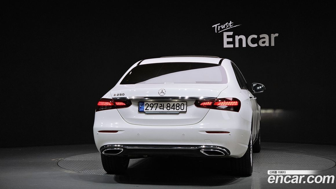 Mercedes-Benz E-Class 2023