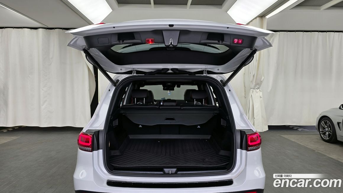 Mercedes-Benz GLB-Class 2021