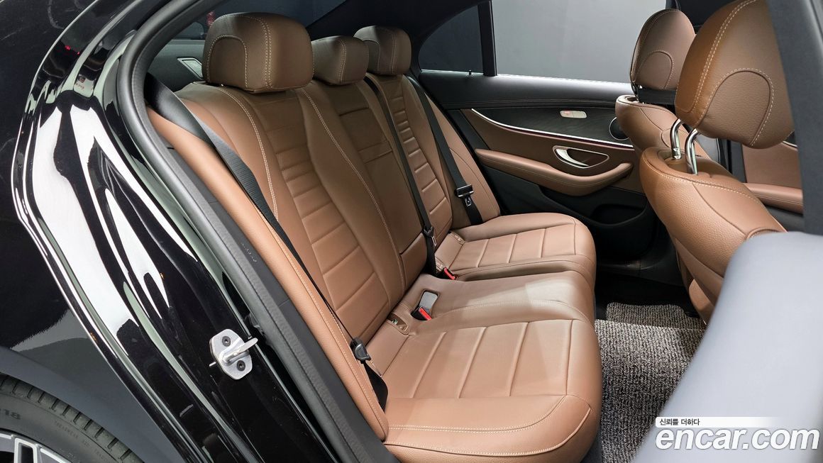 Mercedes-Benz E-Class 2023