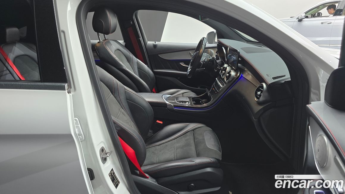 Mercedes-Benz GLC-Class 2021