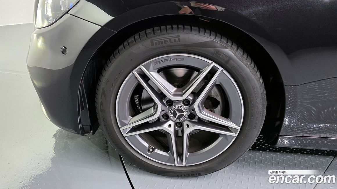 Mercedes-Benz E-Class 2023