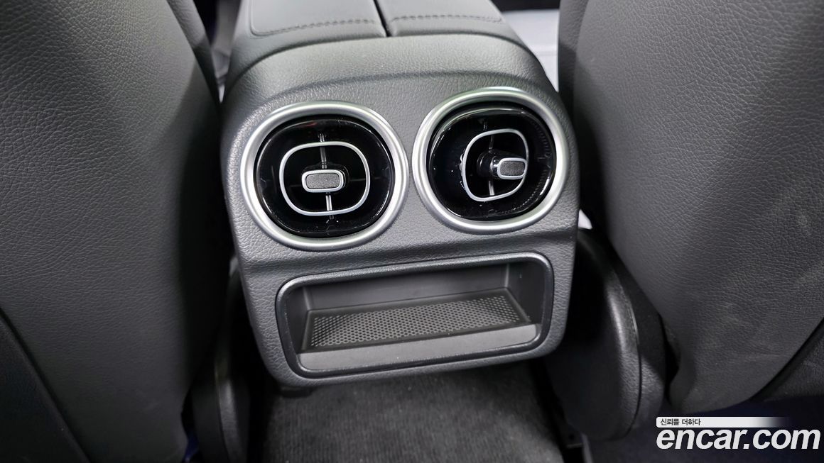 Mercedes-Benz C-Class 2025