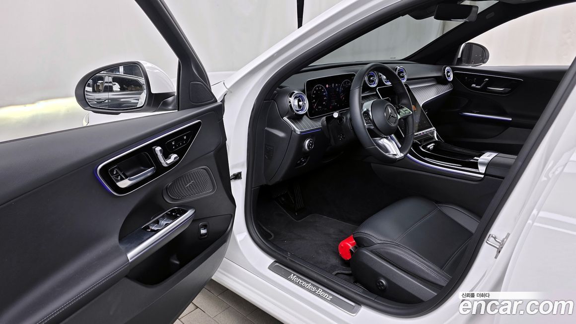 Mercedes-Benz C-Class 2025