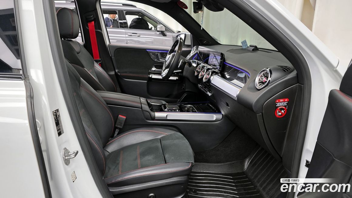 Mercedes-Benz GLB-Class 2021