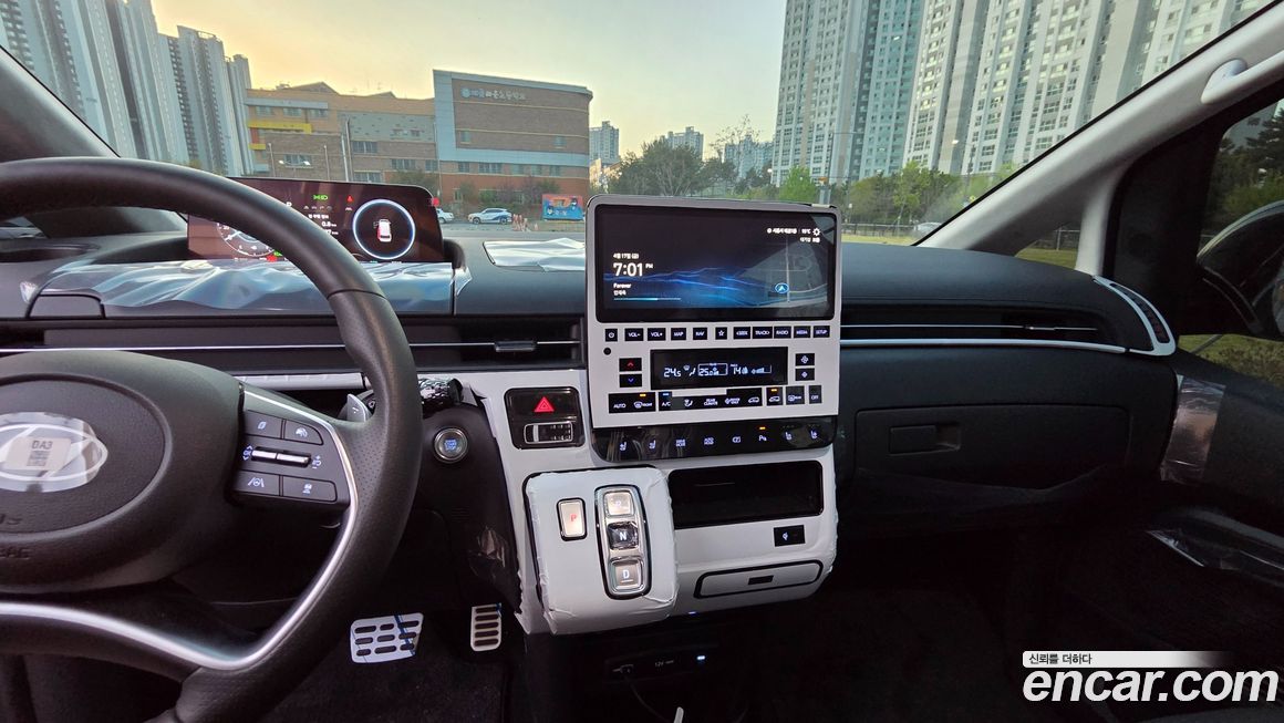Hyundai Staria 2025