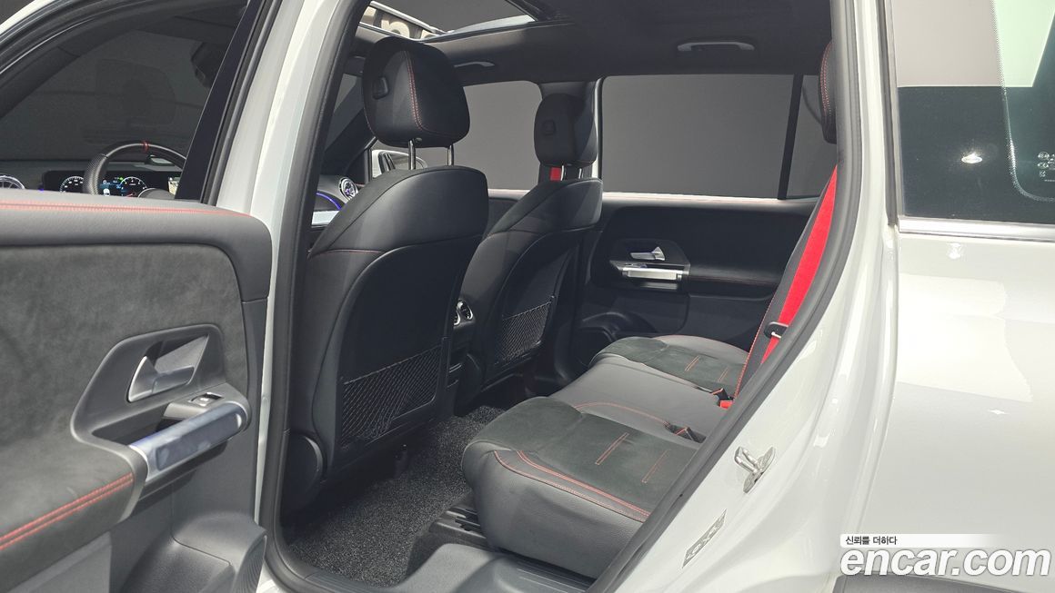 Mercedes-Benz GLB-Class 2023