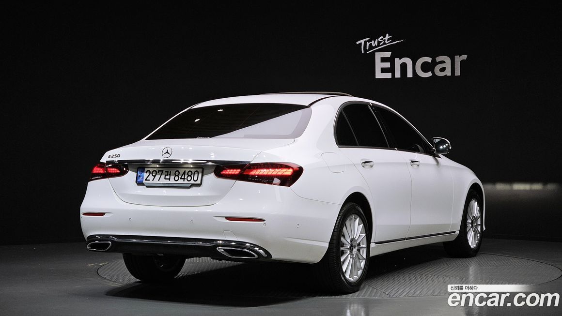 Mercedes-Benz E-Class 2023