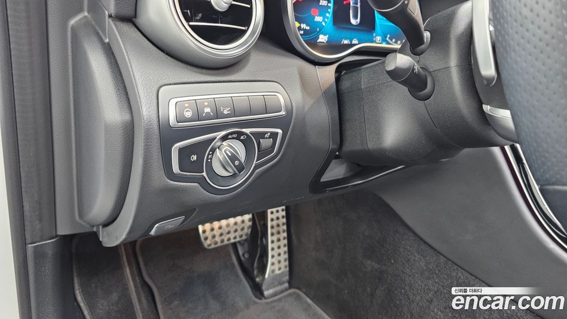 Mercedes-Benz C-Class 2023