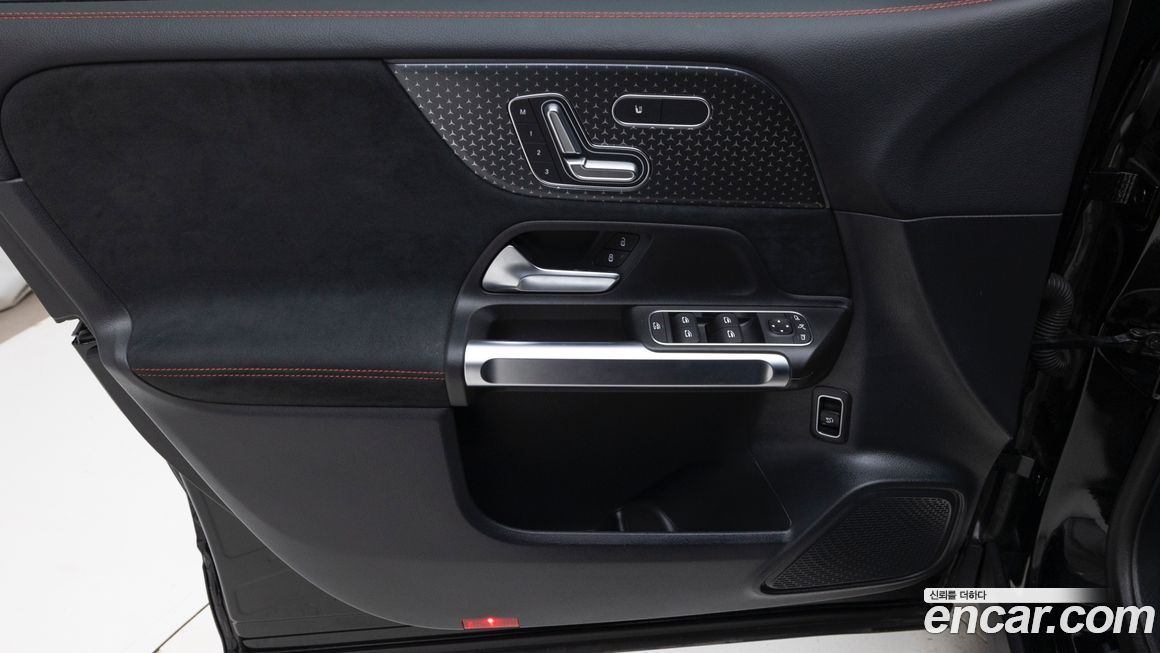 Mercedes-Benz GLB-Class 2025