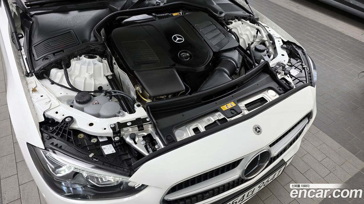 Mercedes-Benz C-Class 2025