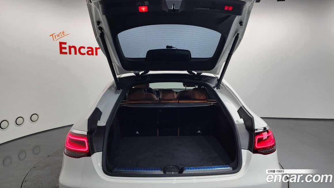 Mercedes-Benz GLC-Class 2023