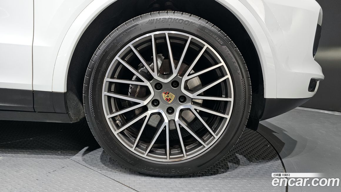 Porsche Cayenne 2021