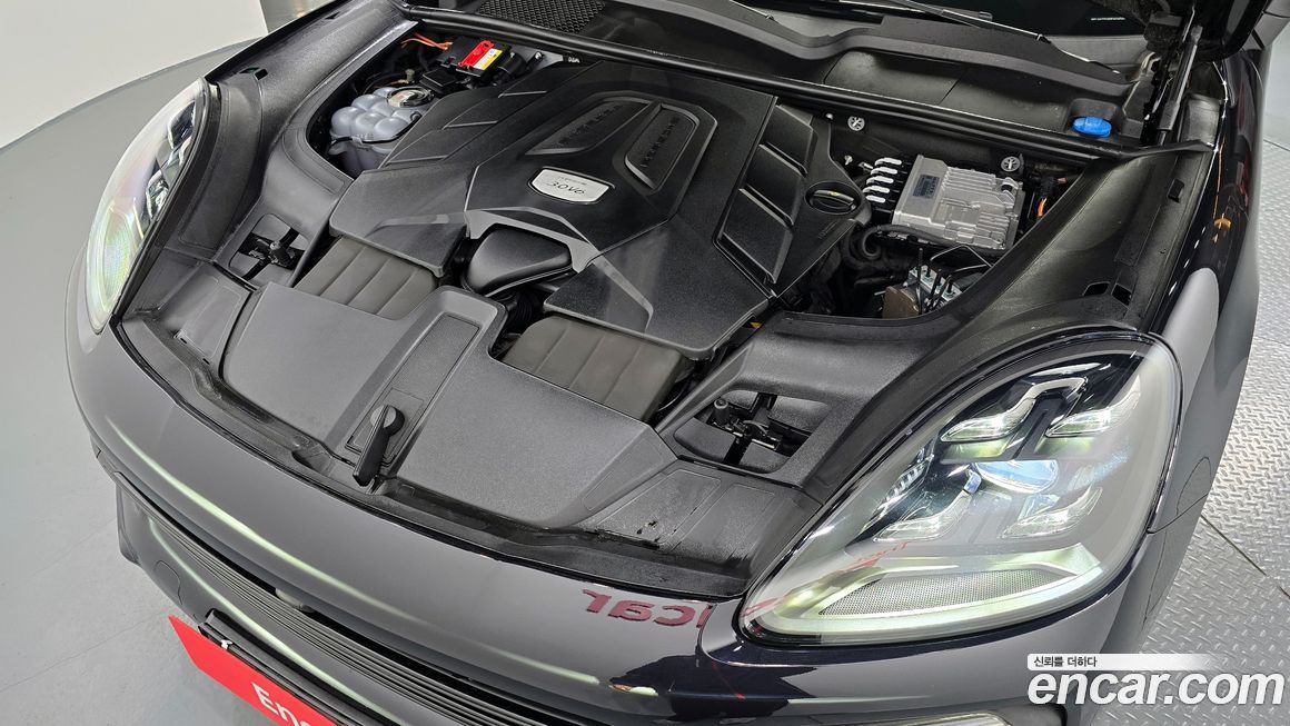 Porsche Cayenne 2021