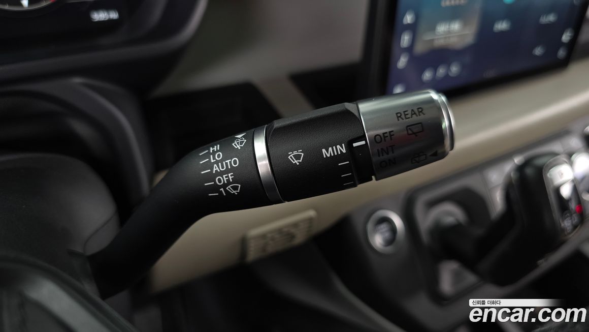Land Rover Defender 2022