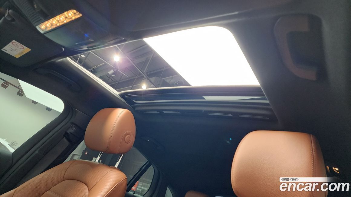 Mercedes-Benz GLC-Class 2023