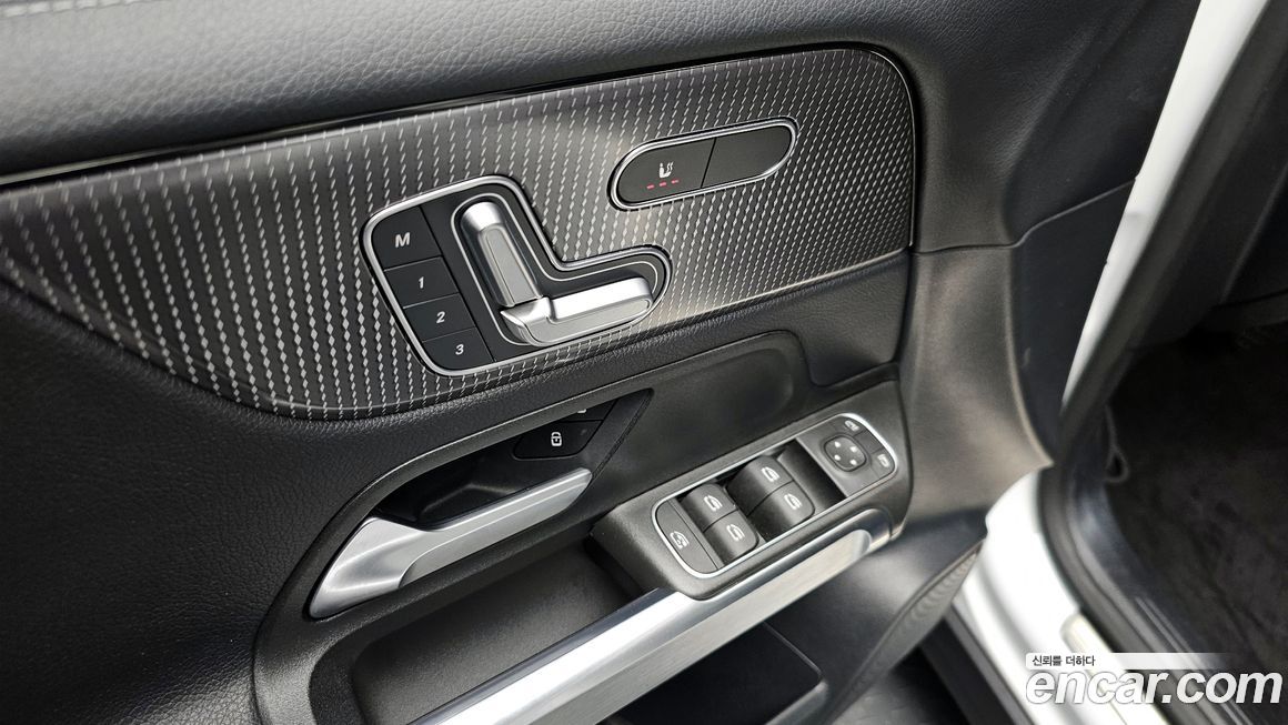 Mercedes-Benz GLB-Class 2022