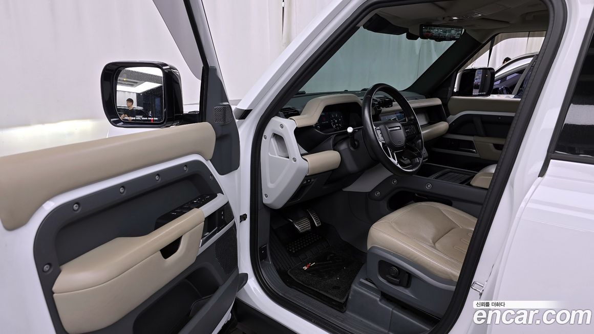 Land Rover Defender 2022