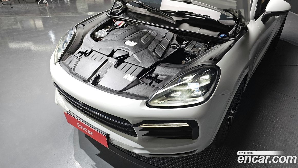 Porsche Cayenne 2021