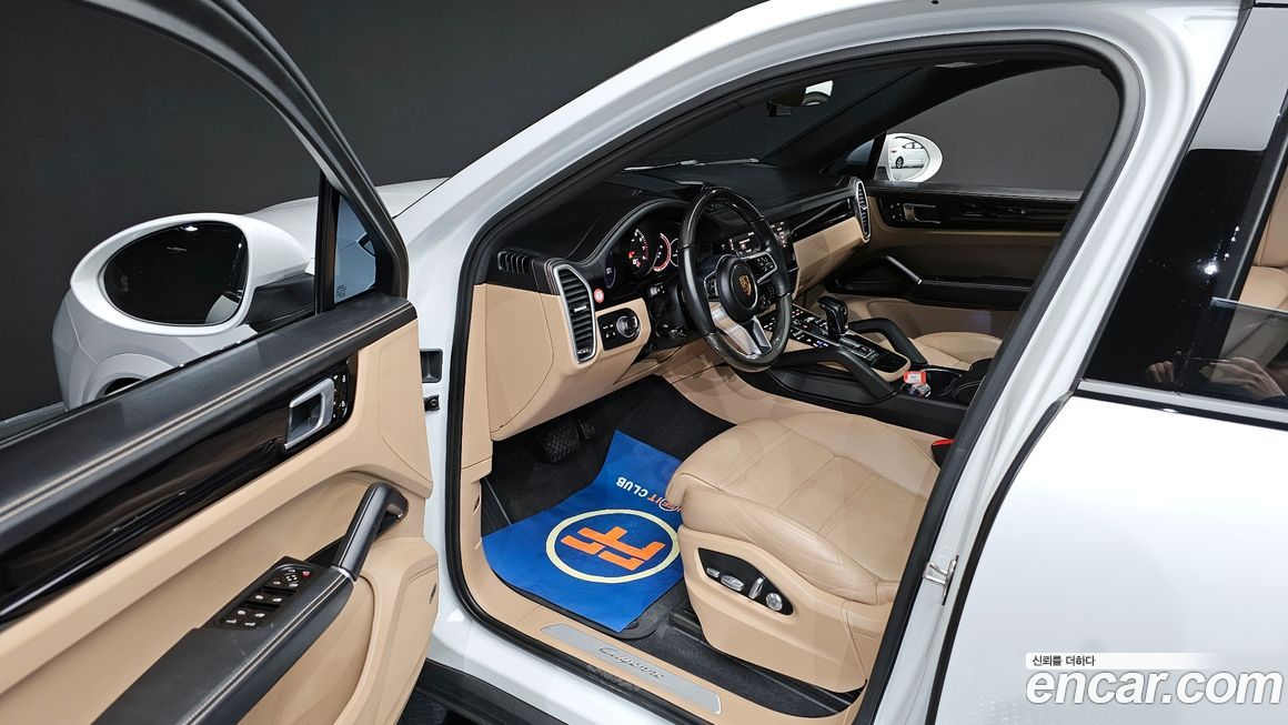 Porsche Cayenne 2021