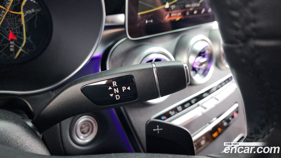 Mercedes-Benz GLC-Class 2023