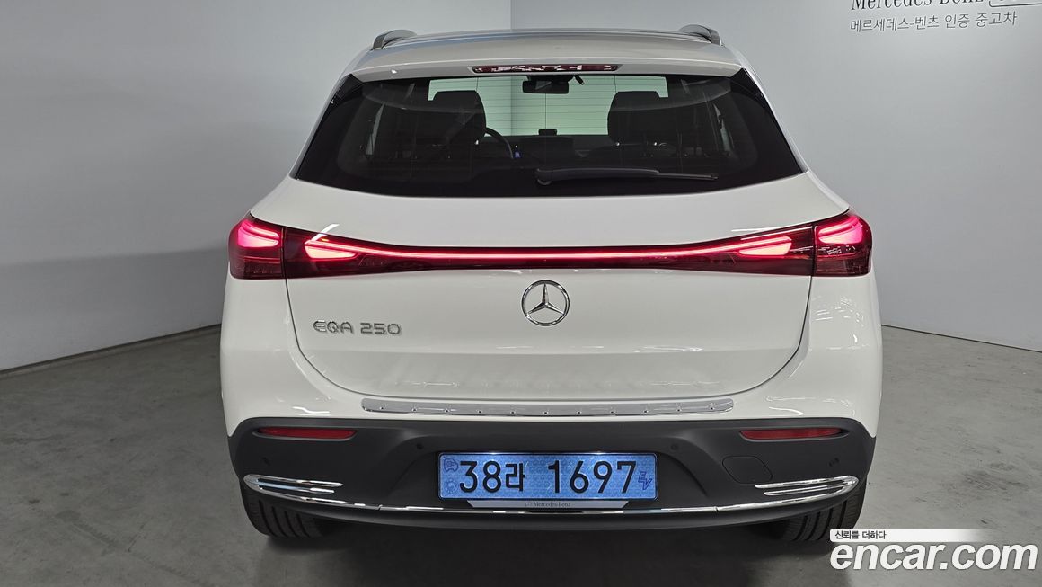 Mercedes-Benz EQA 2025