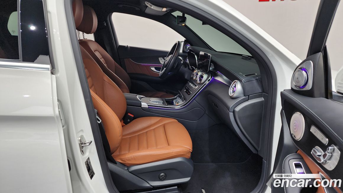 Mercedes-Benz GLC-Class 2023