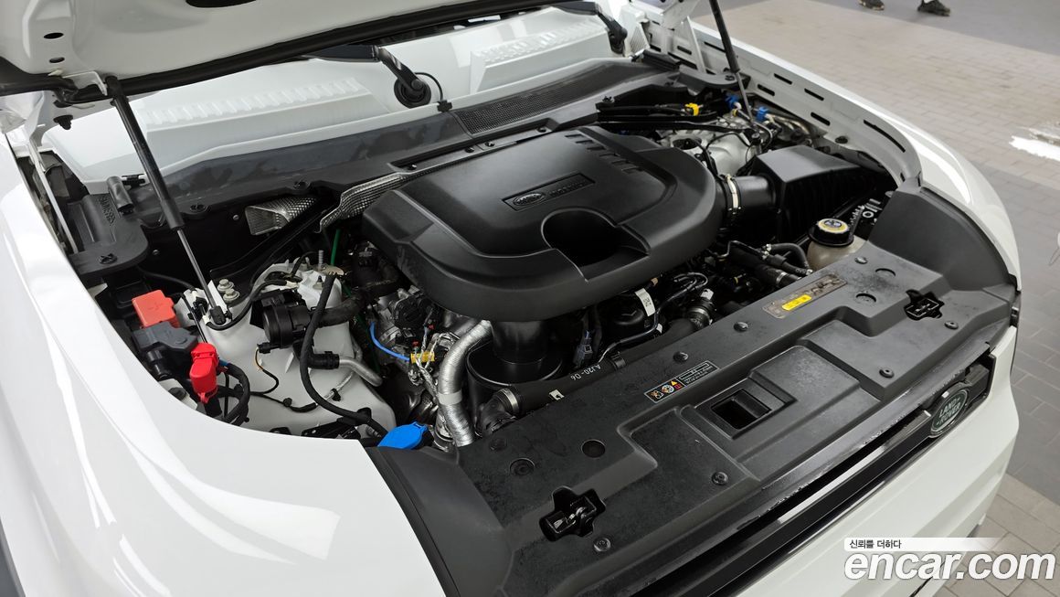 Land Rover Defender 2022